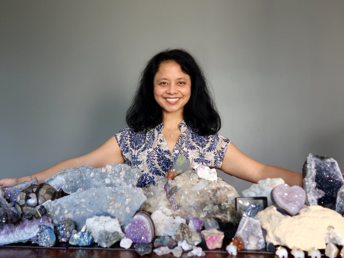 Cluster & Geode Meaning | How to Use in Healing | Satin Crystals