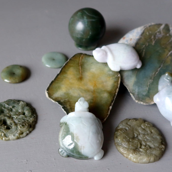 jade turtles, amulets, spheres, raw stones