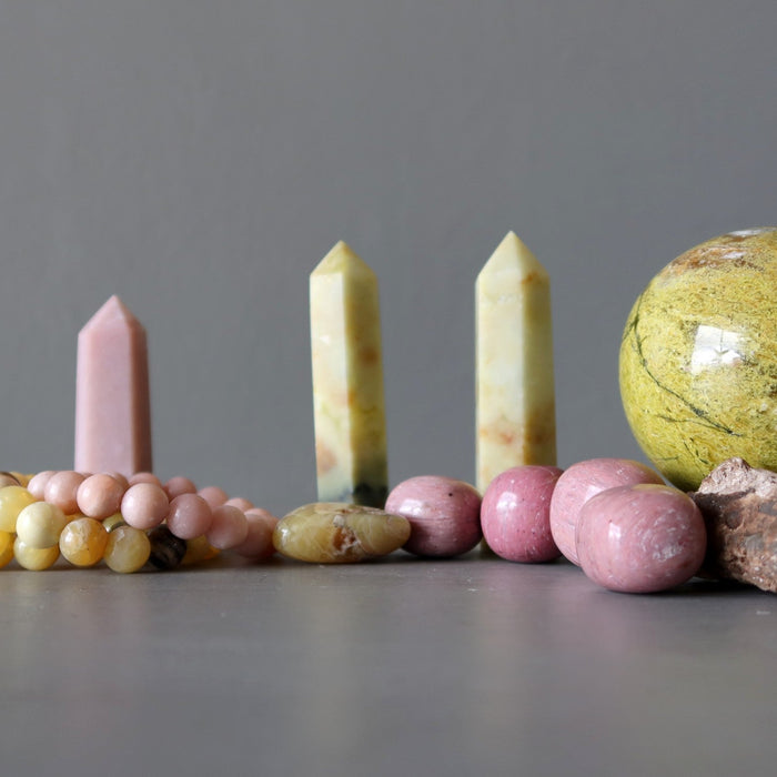 opal stones and jewelry