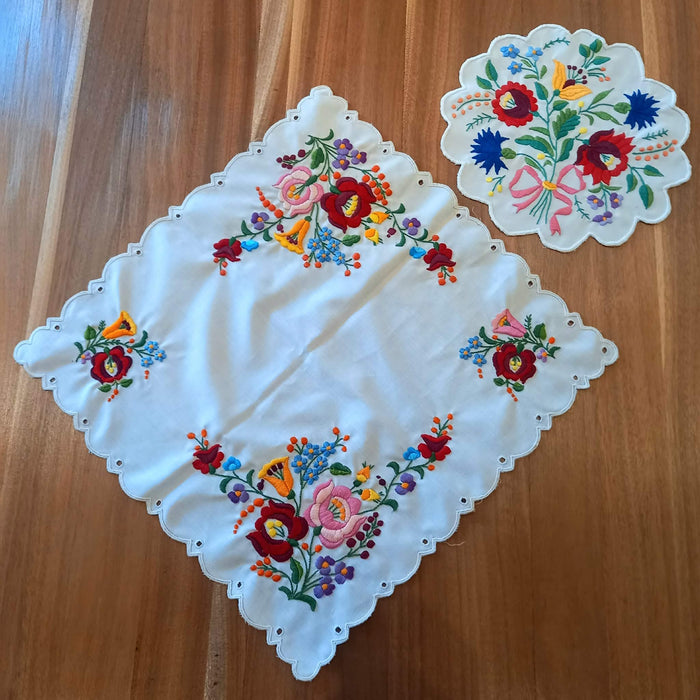 Vintage Hungarian Kalocsa Set Superb Hand Embroidered Floral Table Topper & Doily Mat 1970s
