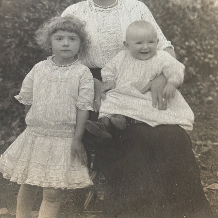 Antique Postcard 1900s RPPC Edwardian Fashion Mother Daughters Pearl Necklaces