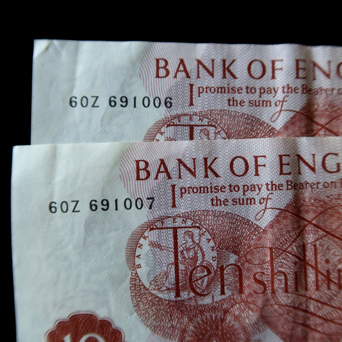 Vintage Banknote Lot England 10 Shillings Consecutive Pair Crisp Currency Set