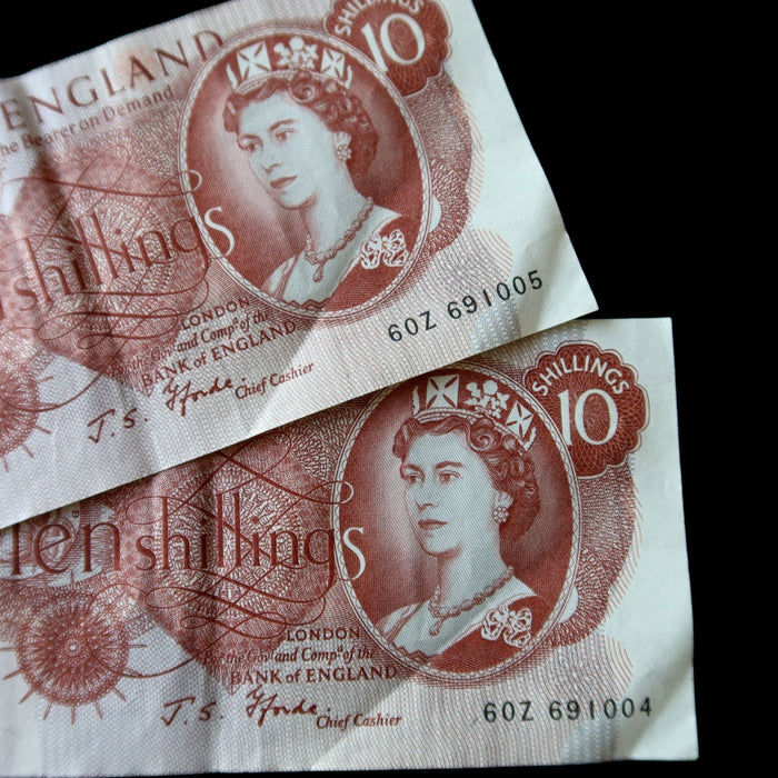 Vintage Banknote Consecutive Pair England 10 Shillings Queen Elizabeth II Set