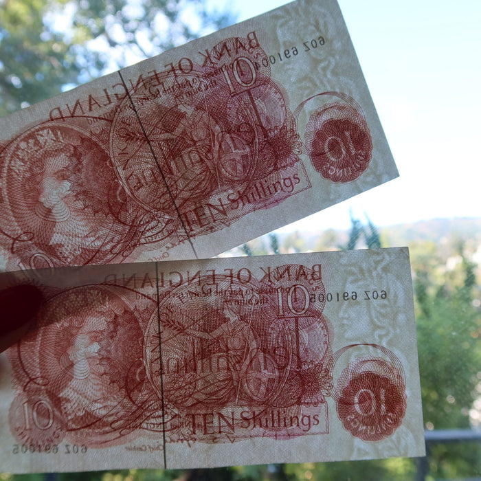 Vintage Banknote Consecutive Pair England 10 Shillings Queen Elizabeth II Set