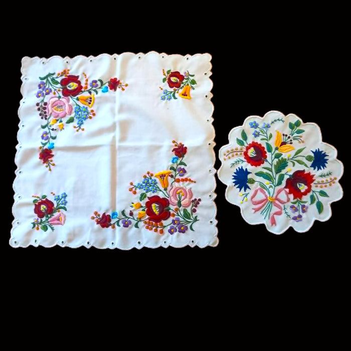 Vintage Hungarian Kalocsa Set Superb Hand Embroidered Floral Table Topper & Doily Mat 1970s