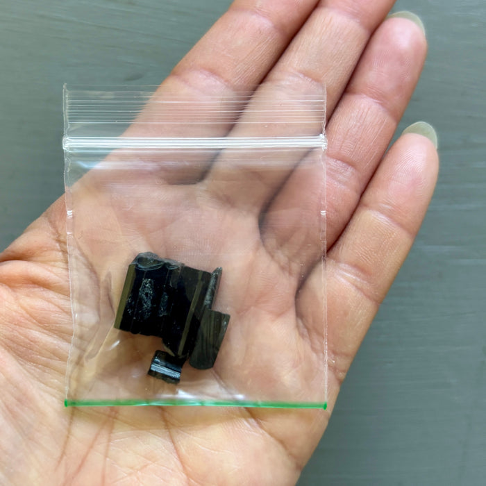 Raw Crystal Set: 18 Quartz Selenite Aquamarine Ilvaite & More