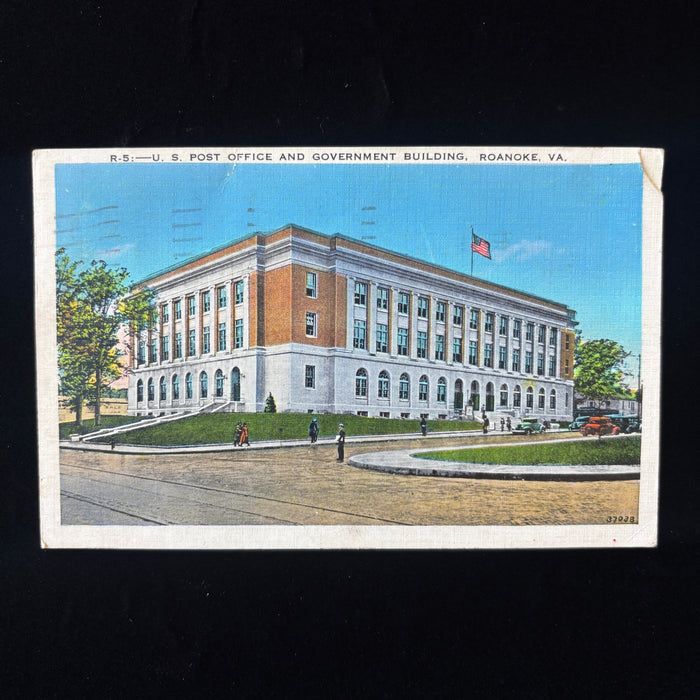 Vintage Postcard 1937 Roanoke VA Post Office Classic Cars Pedestrians Posted
