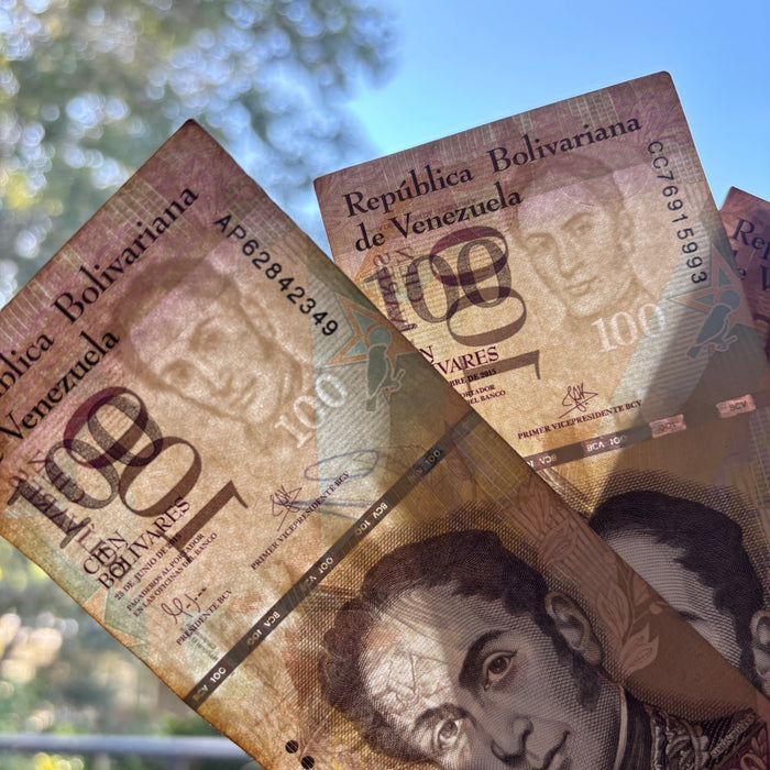 Venezuela Banknote Lot 7-Note 100 Bolívares Liberator National Bird UV Watermark