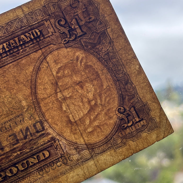 Vintage Banknote New Zealand 1 Pound Captain Cook Maritime Maori Watermark
