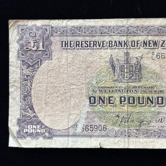 Vintage Banknote New Zealand 1 Pound Captain Cook Maritime Maori Watermark