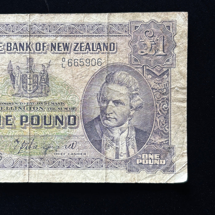 Vintage Banknote New Zealand 1 Pound Captain Cook Maritime Maori Watermark