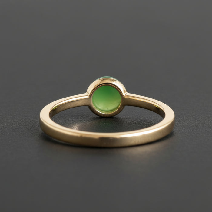 Silver ring with a green jade stone 