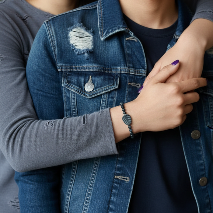 Arfvedsonite Bracelet Blue Kyanite Leaf