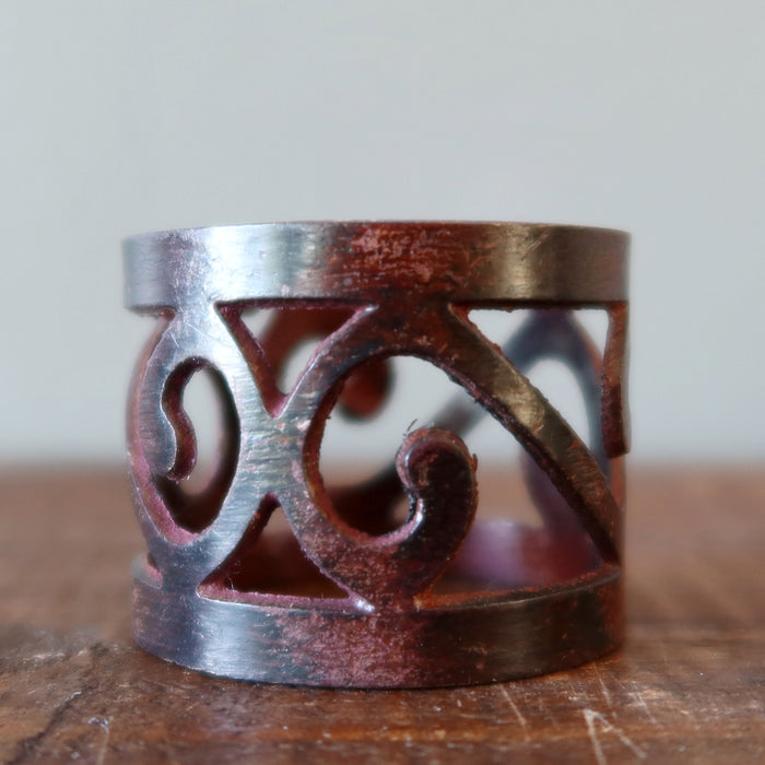 Display Stand Metal Scroll Design for Crystal Balls