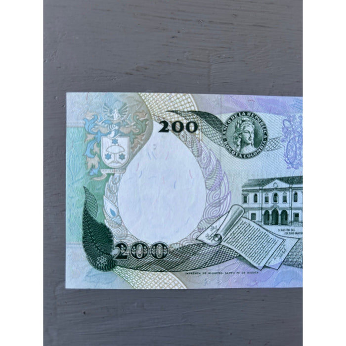 Vintage Banknote 1992 Colombia 200 Pesos Oro UV Verified Bogota Jose Mutis UNC