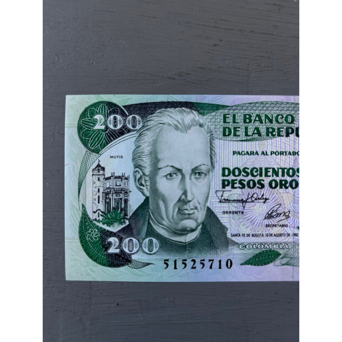 Vintage Banknote 1992 Colombia 200 Pesos Oro UV Verified Bogota Jose Mutis UNC