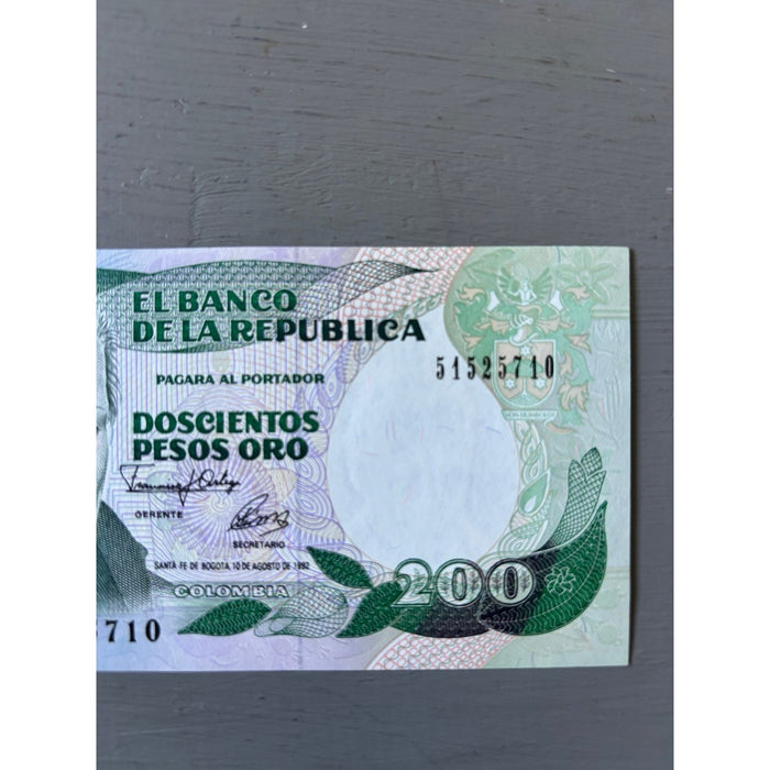 Vintage Banknote 1992 Colombia 200 Pesos Oro UV Verified Bogota Jose Mutis UNC