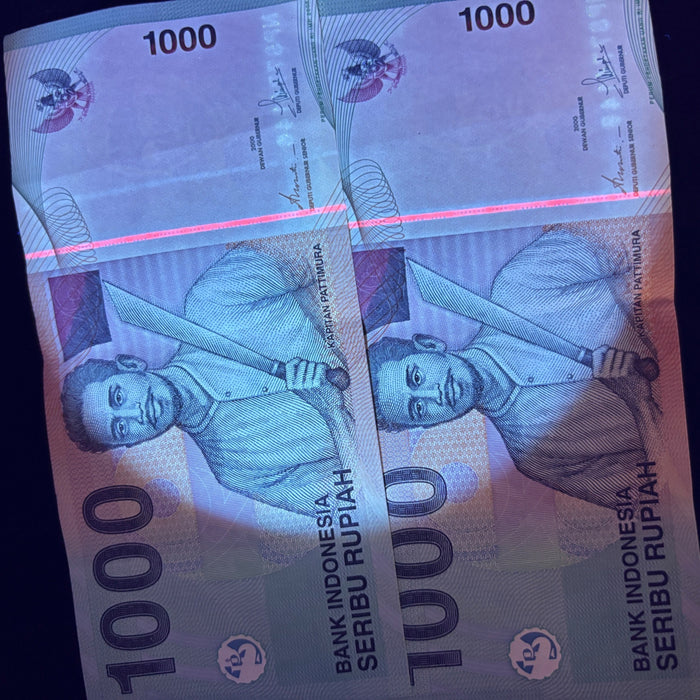 Vintage Banknote Consecutive Pair Indonesia 1000 Rupiah UV Boat Soldiers