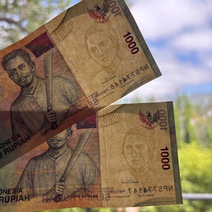 Vintage Banknote Consecutive Pair Indonesia 1000 Rupiah UV Boat Soldiers