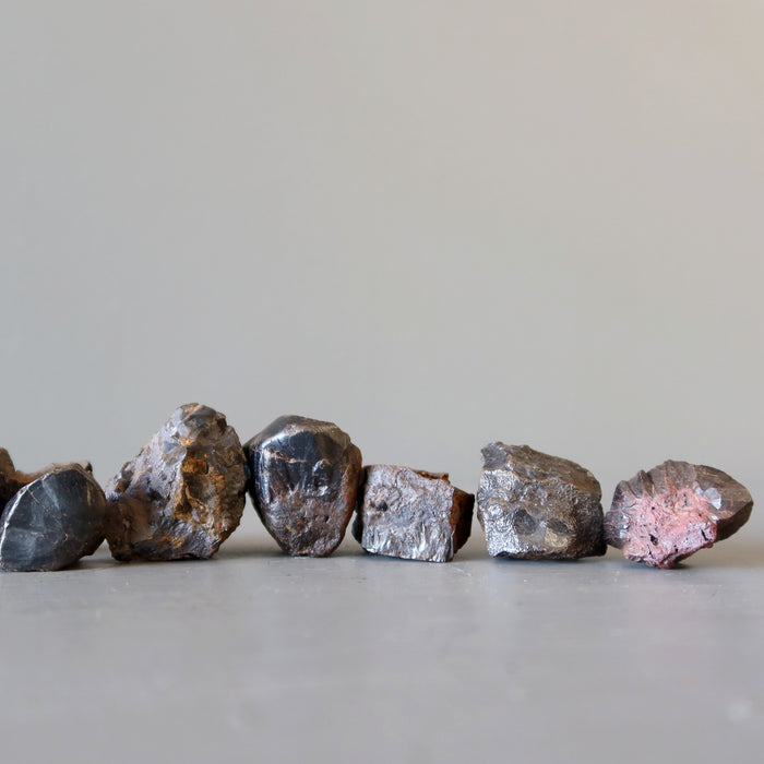 raw hematite stones