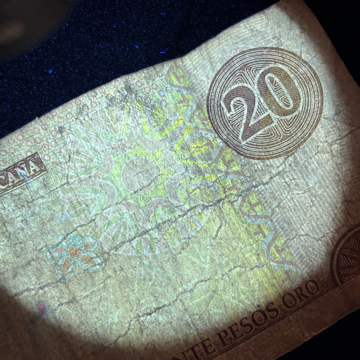 Vintage Banknote 2003 Dominican Republic 20 Pesos UV Verified Caribbean Currency