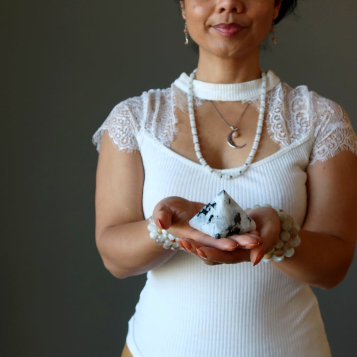 Moonstone Meditation Script: Emotional Calm & Intuitive Healing