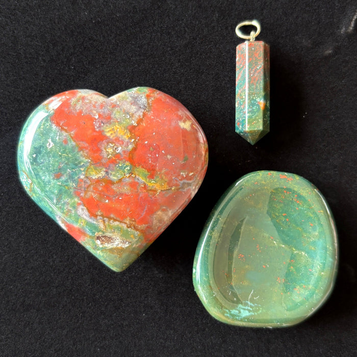 Bloodstone Set Heart Worry Stone Point Pendant Red Green Crystal Lot