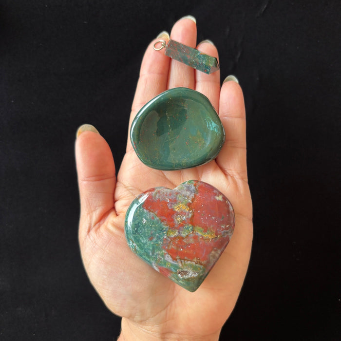 Bloodstone Set Heart Worry Stone Point Pendant Red Green Crystal Lot