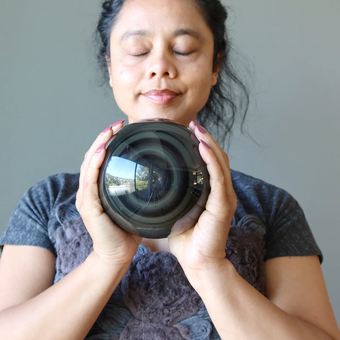 Obsidian Affirmations E-file: 21 Mantras for Aura Protection, Gazing & Manifestation