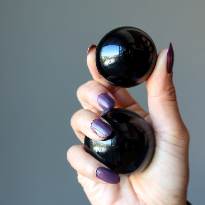 Obsidian Affirmations E-file: 21 Mantras for Aura Protection, Gazing & Manifestation
