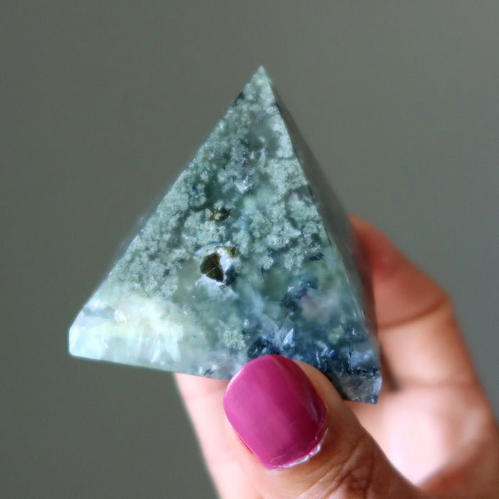 prehnite pyramid