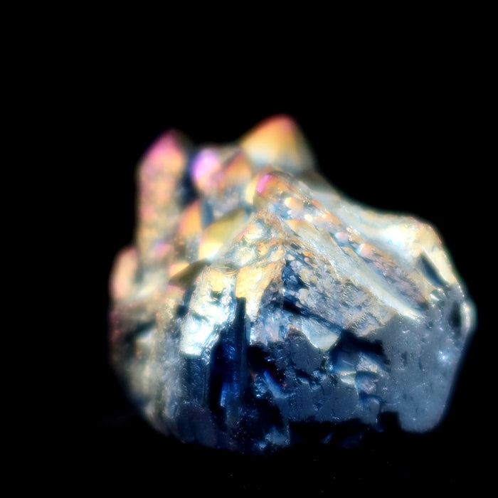 Aura Quartz Cluster Rainbow Titanium Crystal Charger 1.9 inch