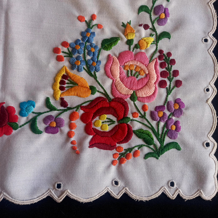 Vintage Hungarian Kalocsa Set Superb Hand Embroidered Floral Table Topper & Doily Mat 1970s