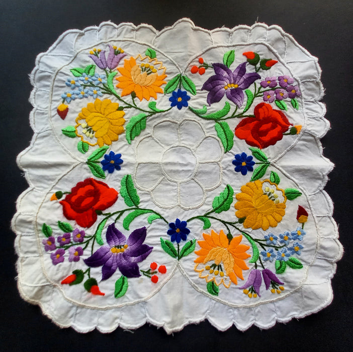 Vintage Hungarian Kalocsa Table Topper Centerpiece Floral Handmade 1970-80s