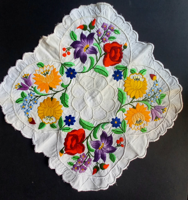 Vintage Hungarian Kalocsa Table Topper Centerpiece Floral Handmade 1970-80s