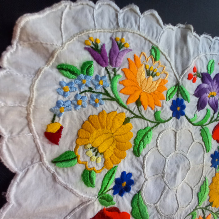 Vintage Hungarian Kalocsa Table Topper Centerpiece Floral Handmade 1970-80s