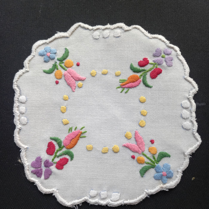 Vintage Hungarian Kalocsa Doily Set 6 Handmade Floral Cottage Table Decor 1970-80s