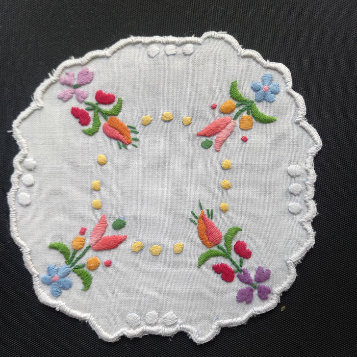 Vintage Hungarian Kalocsa Doily Set 6 Handmade Floral Cottage Table Decor 1970-80s