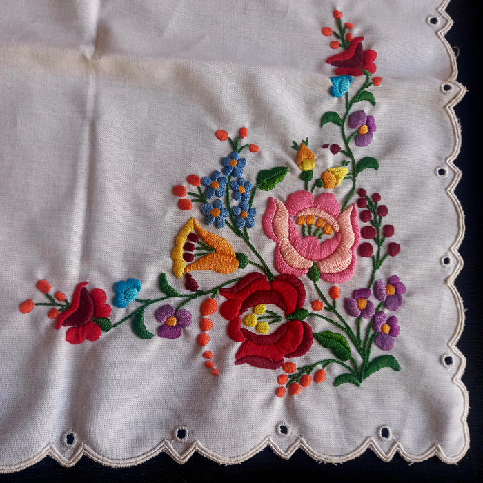 Vintage Hungarian Kalocsa Set Superb Hand Embroidered Floral Table Topper & Doily Mat 1970s