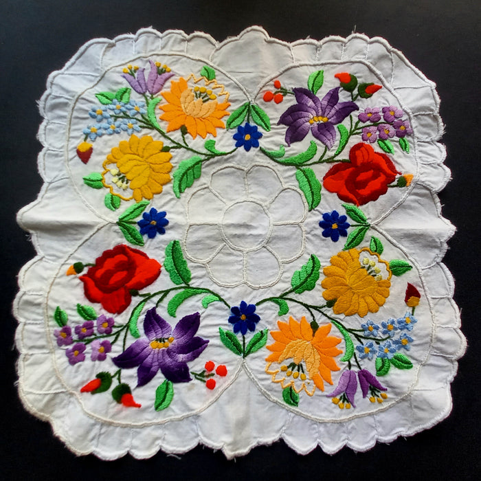 Vintage Hungarian Kalocsa Table Topper Centerpiece Floral Handmade 1970-80s