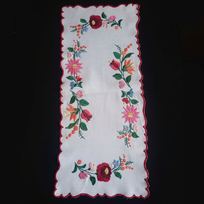 Vintage Hungarian Kalocsai Table Topper & Runner Handmade Set 1970s