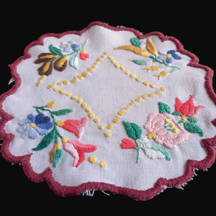 Vintage Hungarian Kalocsai Doily Flower Pepper Cottage Farmhouse Table Decor 1960s