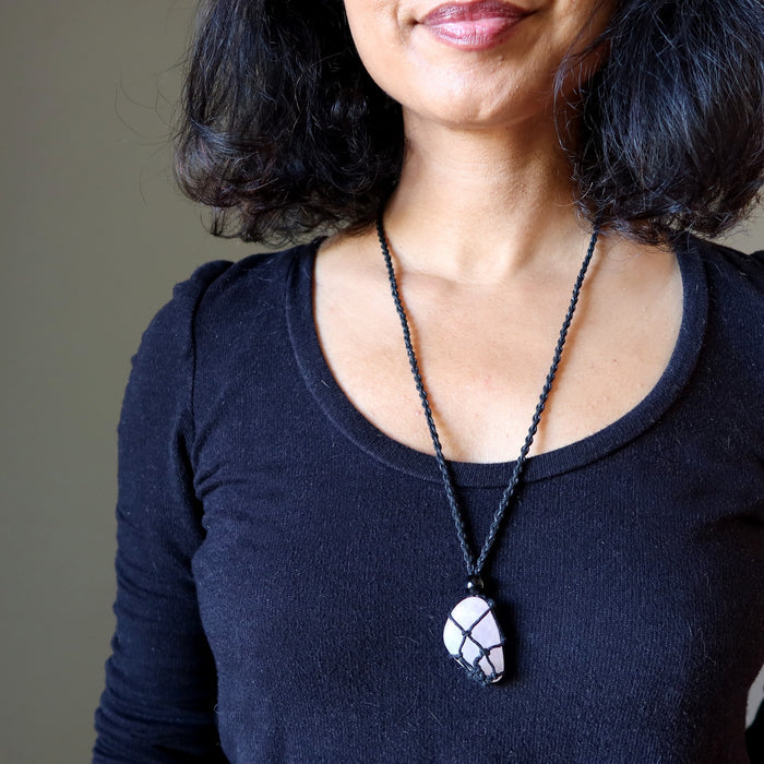 rose quartz macrame necklace