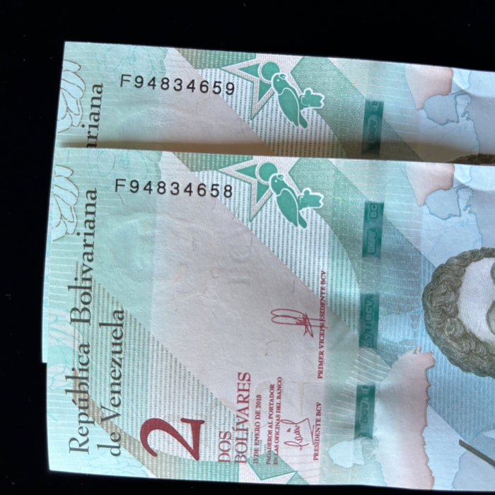 Consecutive Banknote Lot Venezuela 2 Bolivares Pair Josefa Camejo UV Verified