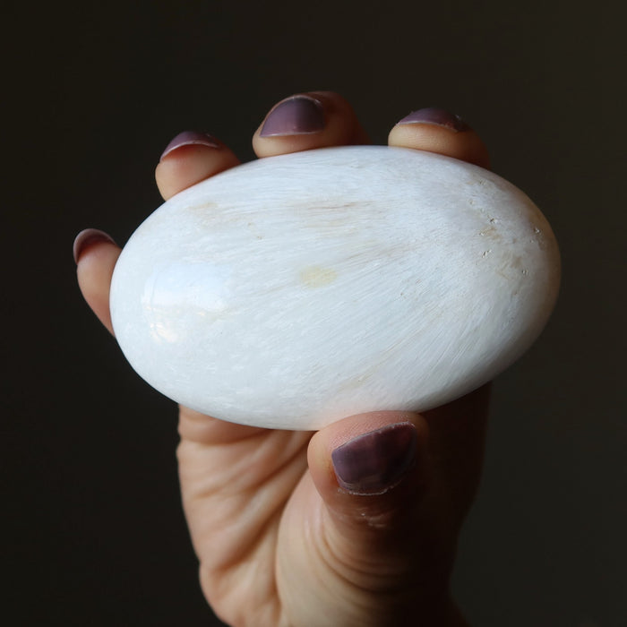 scolecite palm stone