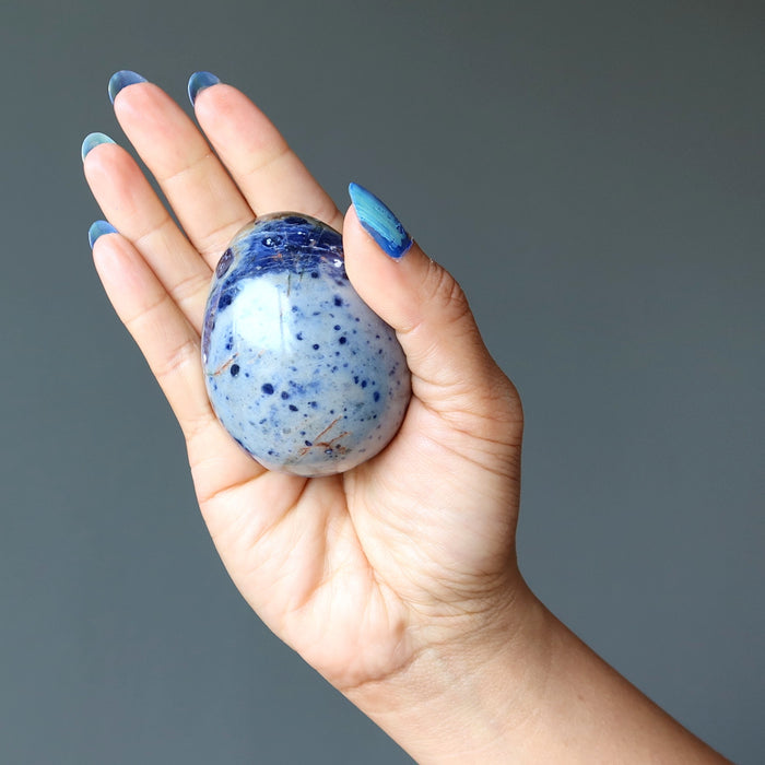sodalite egg in hand