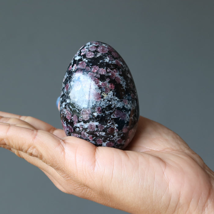 spinel egg
