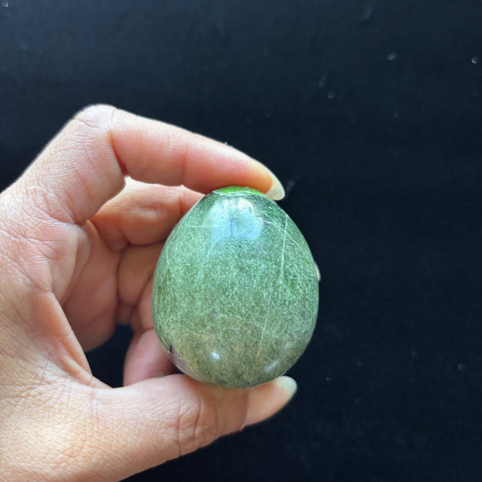 Chrome Diopside Egg Green Crystal Mineral Meditating