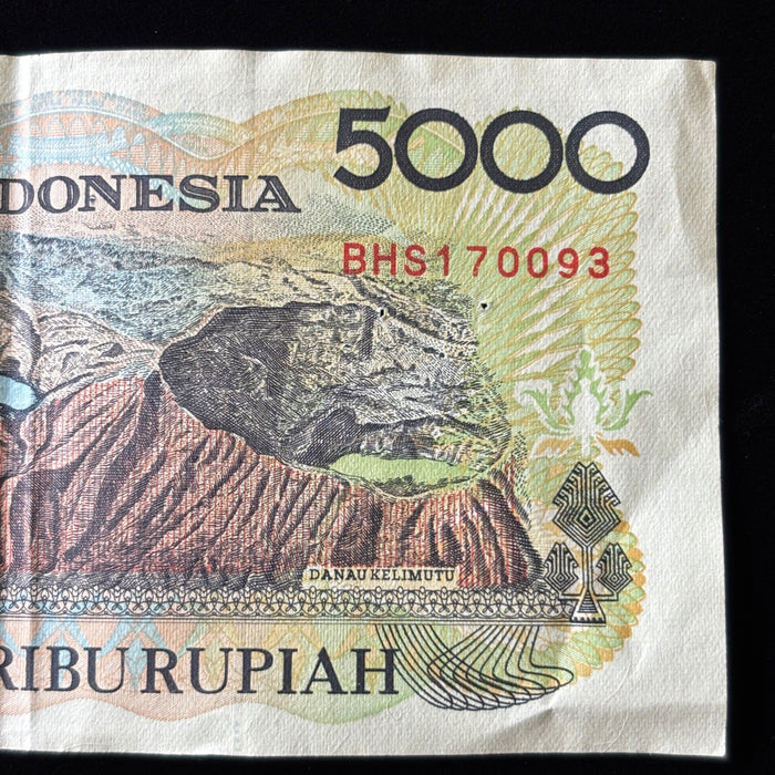 Vintage Banknote 1992 Indonesia 5000 Rupiah Volcano Music Art Watermark UV