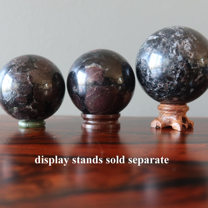 arfvedsonite garnet spheres on stands